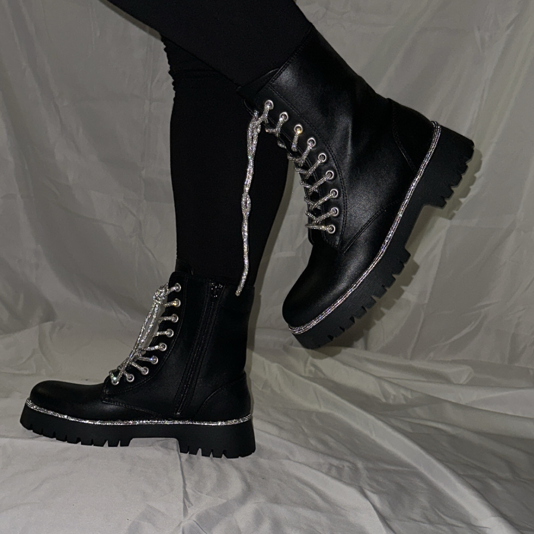 Raven Boots lo