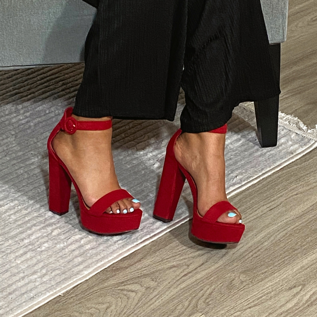 Mariah-Red