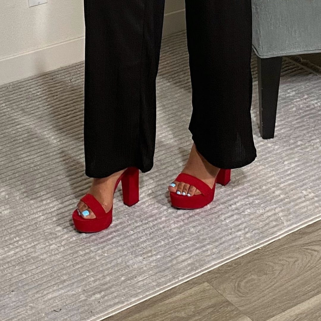 Mariah-Red