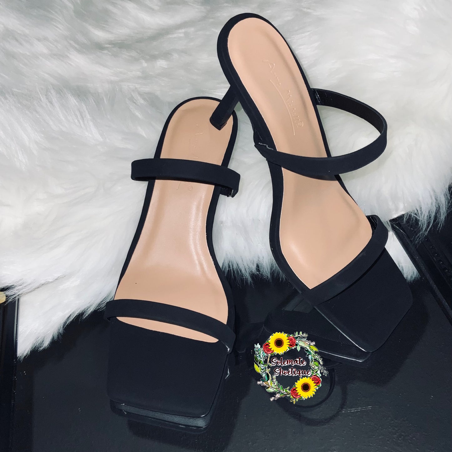 Zoe-Black